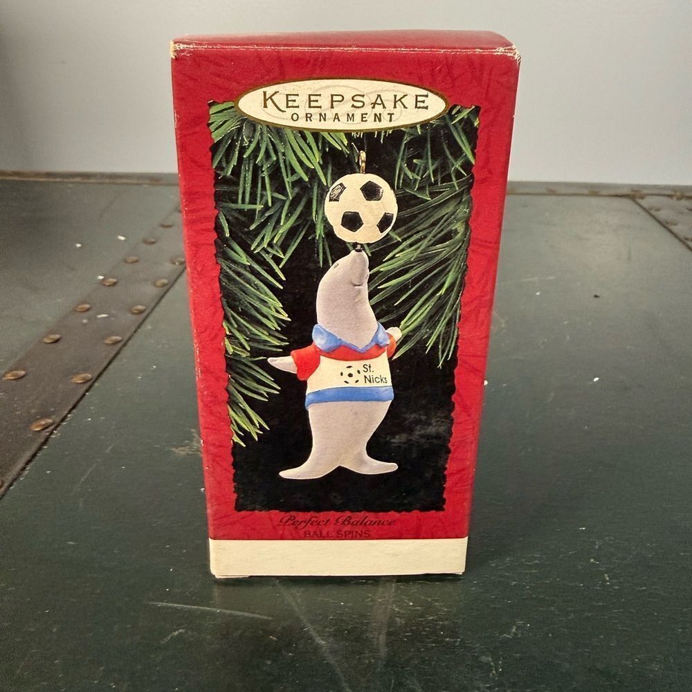 Hallmark Keepsake Christmas Ornament 1995 In Box Perfect Balance Ball Spins IOB